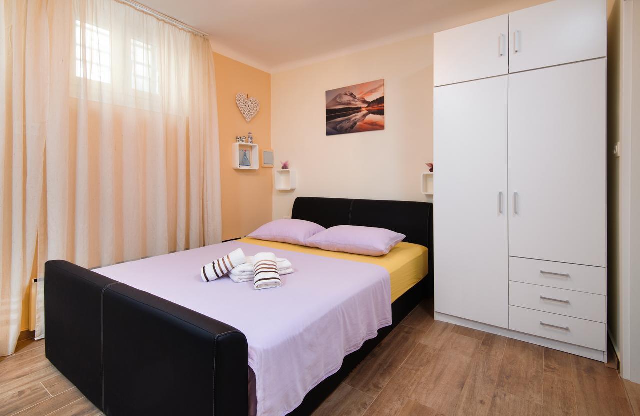 Private Accommodation Milisa Сплит Экстерьер фото