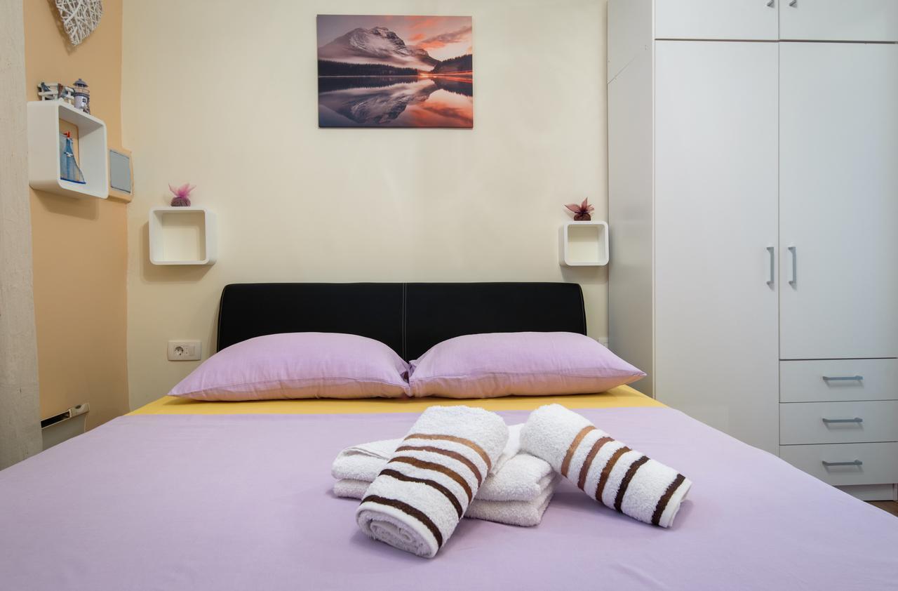 Private Accommodation Milisa Сплит Экстерьер фото